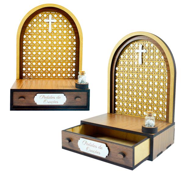 Altar com gaveta de pedidos de Oração Sagrada Família 20 cm + Terço Grátis na garrafinha