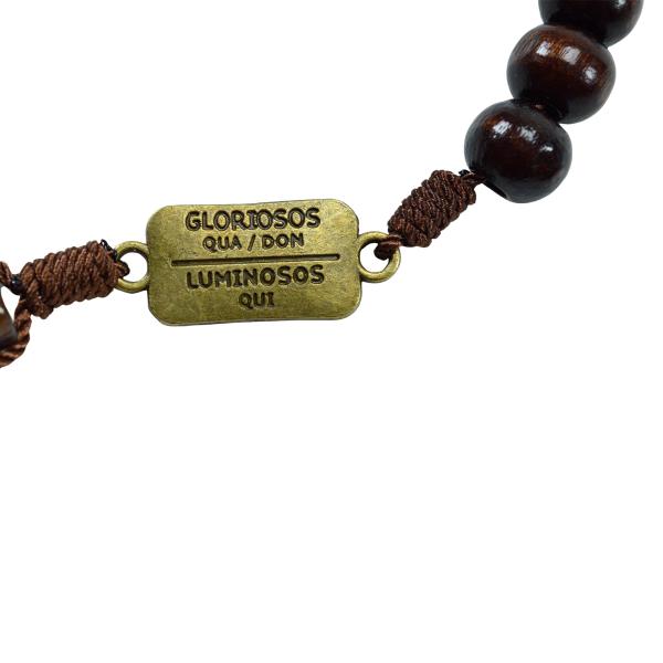 Terço Contemplação Dos Mistérios Nossa Senhora Aparecida,Graças e São Bento em madeira 8 mm (12 Unidades)