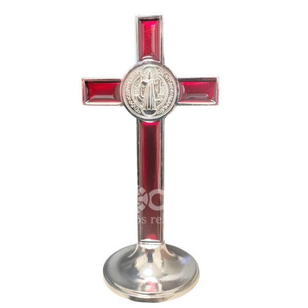 Crucifixo de Mesa São Bento Resinada Vermelha e Prata 13 cm