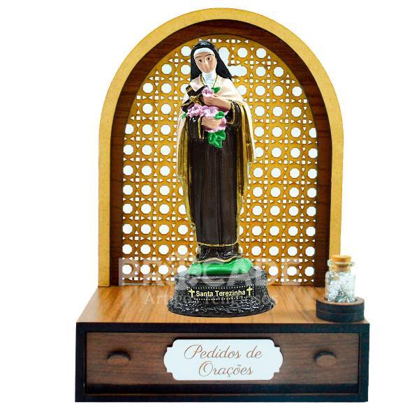 Altar com gaveta de pedidos de Oração Santa Terezinha 22 cm +Terço Grátis na garrafinha.