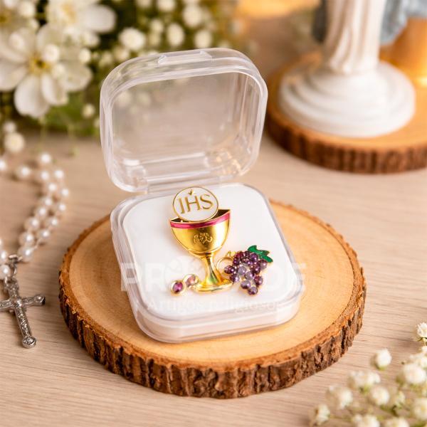 Broche Cálice com Hóstia em Caixinha de Acrílico – Kit com 12 Unidades