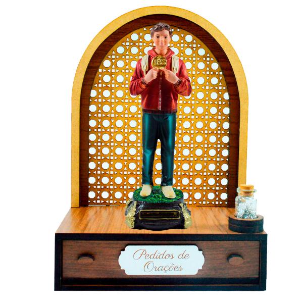 Altar com gaveta de pedidos de Oração Carlo Acutis (20 cm) + Terço Grátis na garrafinha.